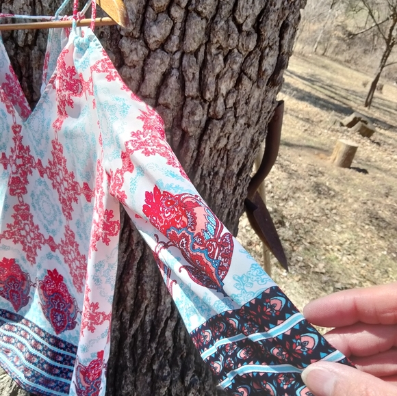 Skies Are Blue Cut Out Blouse in size M - Picture 3 of 4